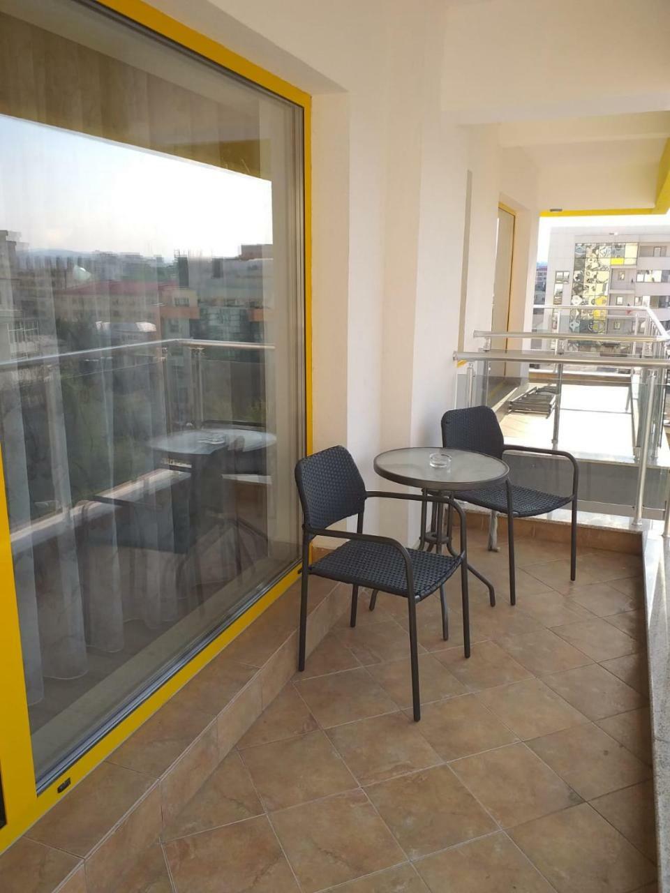 Ferienwohnung Downtown Rendez-Vous Luxury Bacău Exterior foto